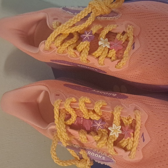 NEW,Brooks,Ghost 17,runDisney,Rapunzel,Tangled shoe,sizes (9.5/9.0) Medium (B) - Picture 16 of 16